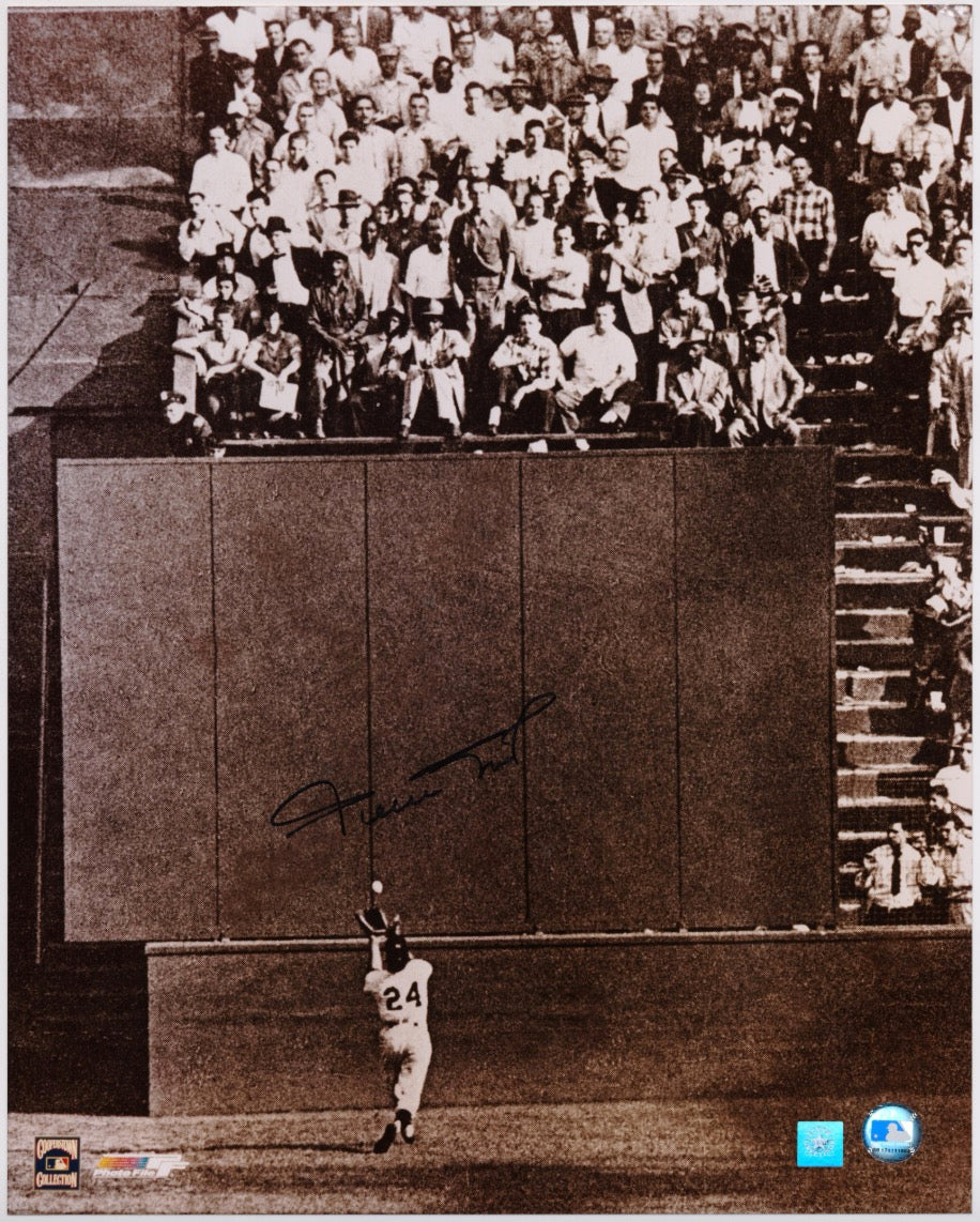 Willie Mays Giants The Catch Autographed Signed 16x20 Photo AMCo LOA