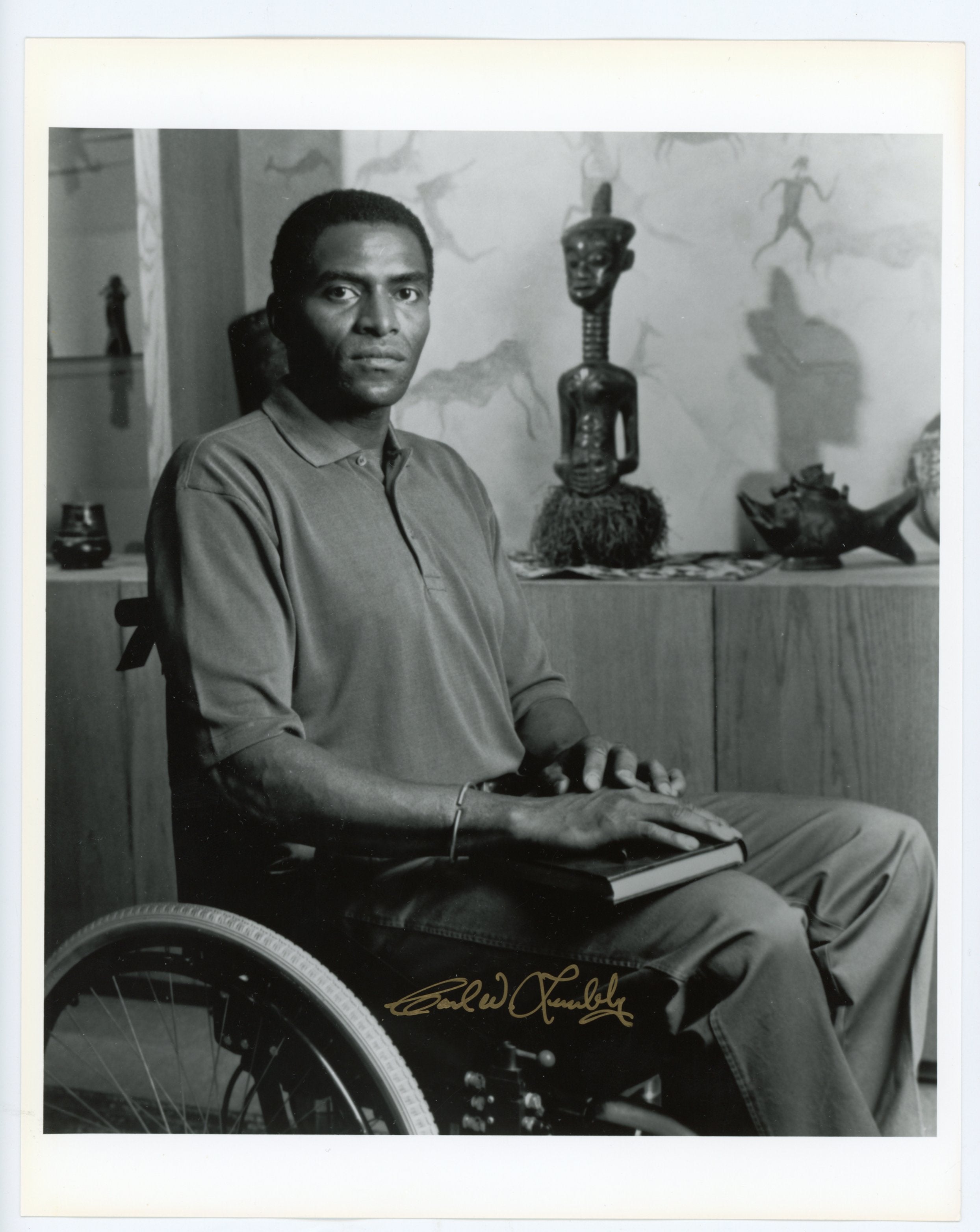 Carl Lumbly M.A.N.T.I.S. Autographed Signed 8x10 Photo AMCo COA