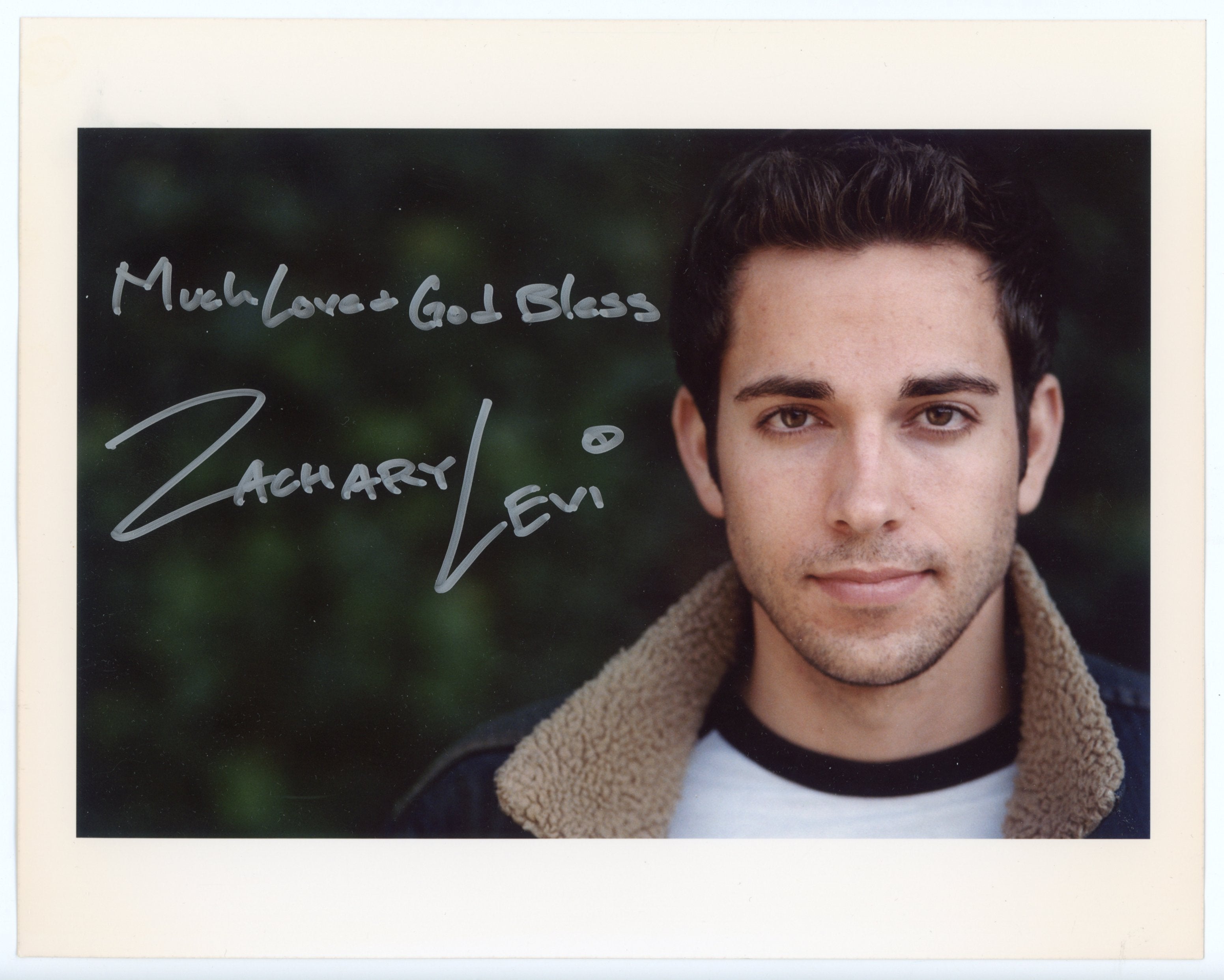 Zachary Levi Chuck Show Autographed Signed 8x10 Photo AMCo COA